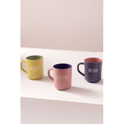 Ensemble de tasses en verre 3 pièces Elegant, 3 x 3 x 3,5 pouces | 100% verre, capacité de 8,5 oz liq. Lavage à la main recommandé pour la longévité | Couleurs vives rose, jaune et mauve | Parfait pour le café, le thé et les boissons chaudes