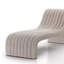Chaise élégante au design artistique-102616648