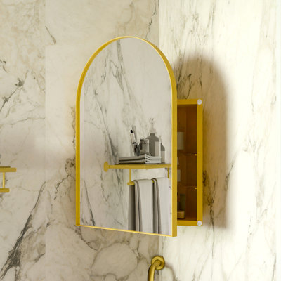 Pharmacie de coin en métal 18 po x 24 po avec miroir arqué, tablettes en verre réglables, rangement pour salle de bain compact pour petits espaces, or mat