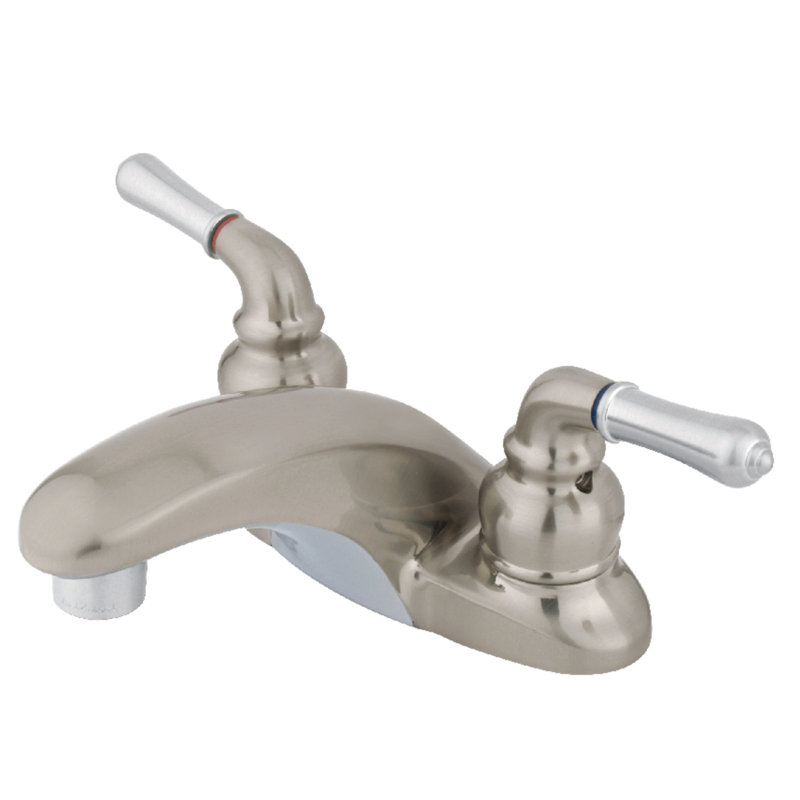 Robinet de salle de bain central à 4 poignées à 3 poignées à 3 trous Kingston Brass Magellan