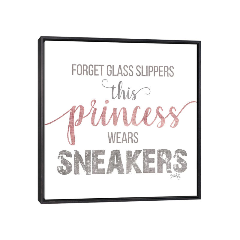 Cette princesse porte des espadrilles par Marla Rae - impression d'art textuel, H 26 po x l 26 po x P 1,5 po, Pas de tapis