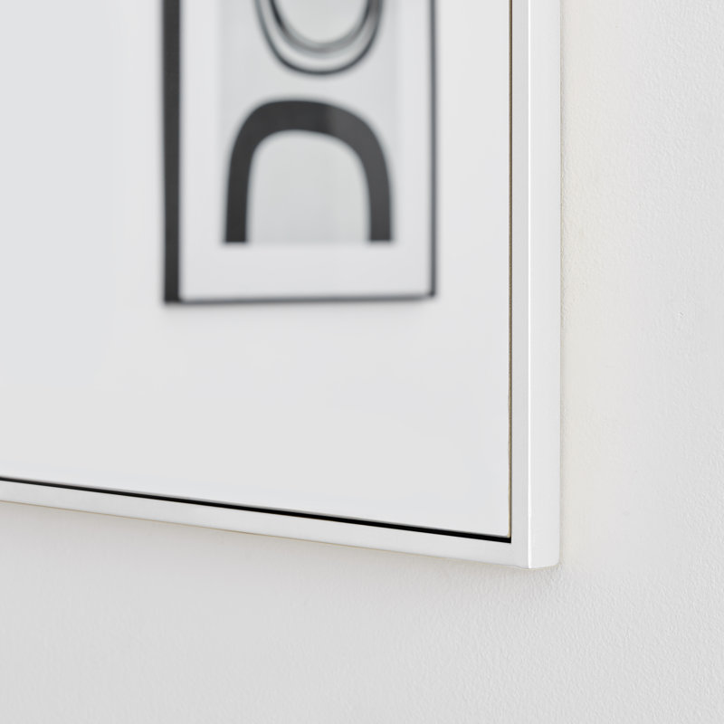 Miroir mural Alcantera, 66,9 po x 19,7 po, Blanc lustré