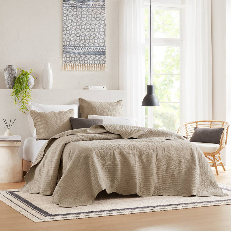 Tuscany Reversible Scalloped Edge 3 Piece Quilt Set, Full/Queen Coverlet + 2 Standard Shams, Khaki