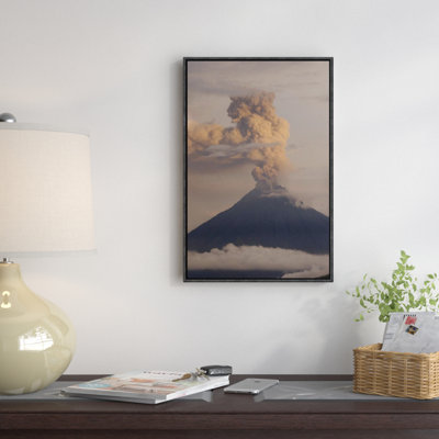 " Tungurahua Volcano Erupting "
