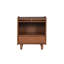 Mobilier de chambre à coucher spacieux en bois et rotin avec table de chevet minimaliste