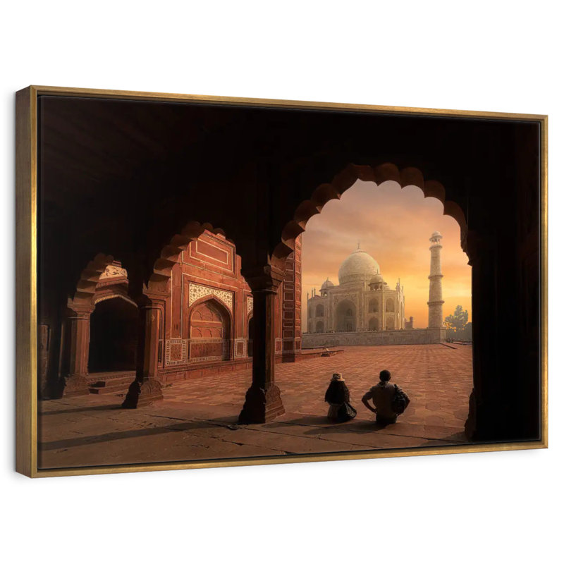 Vue du coucher de soleil du Taj Mahal, Cadre flottant doré, 40 po x 27 po