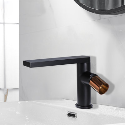 Modern Single Hole Bathroom Sink Faucet – Solid Brass Single Handle Vanity Faucet with Water-Saving Aerator, Matte Black 
