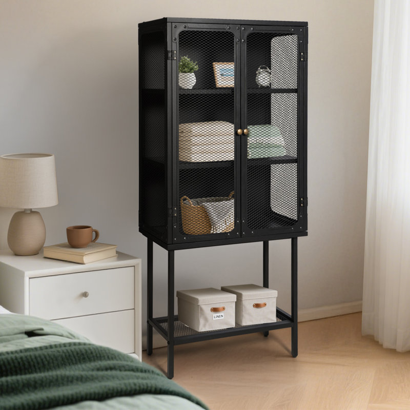 Armoire de rangement industrielle de style industriel contre le mur
