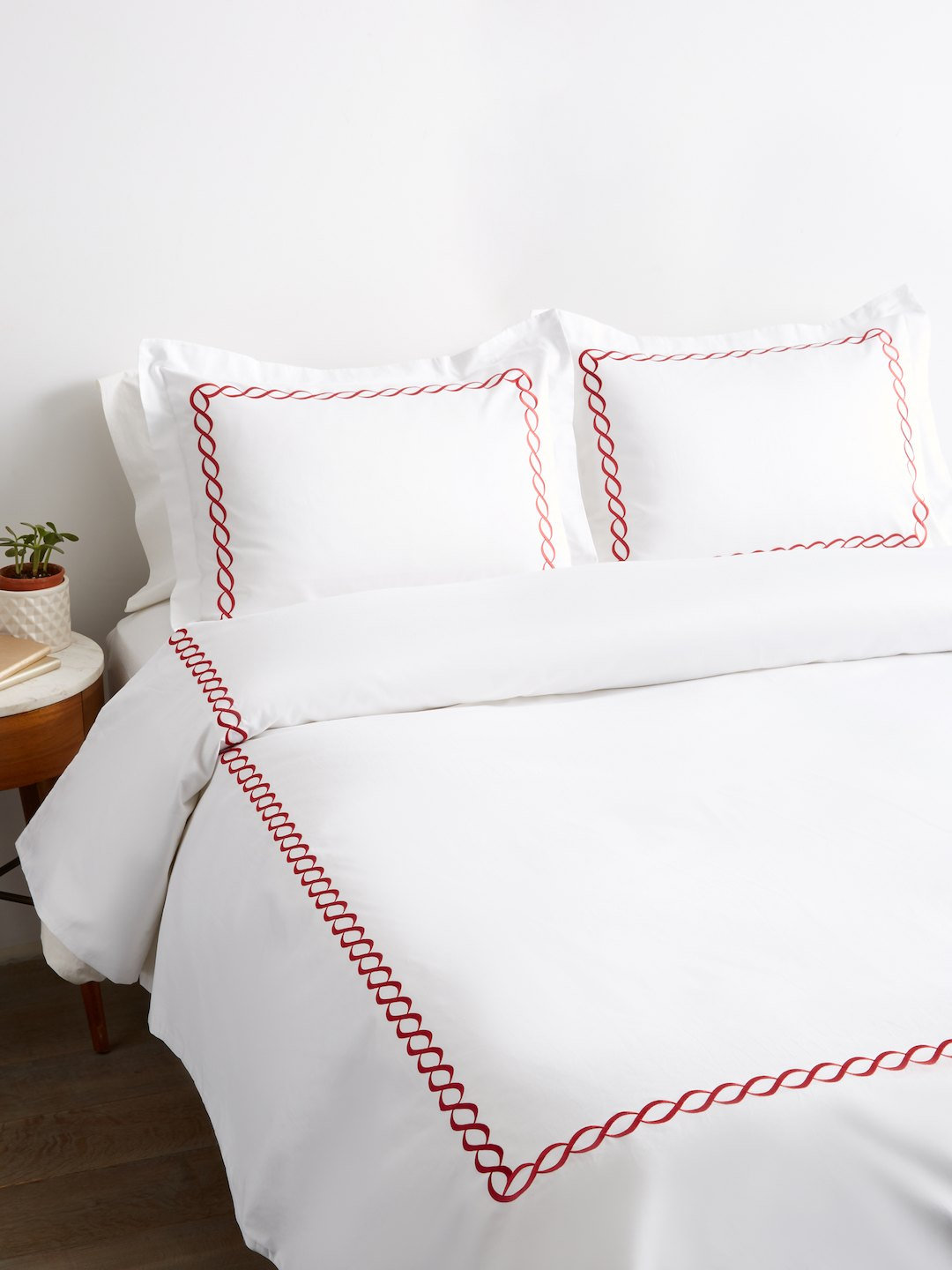 Avellana Cotton Duvet Cover Set, Twin Duvet Cover + 1 Standard Sham, Navy/White
