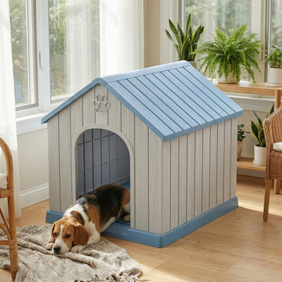 Petite maisonnette pour l'extérieur avec plancher surélevé et évents d'aération, résistant aux intempéries et aux moisissures