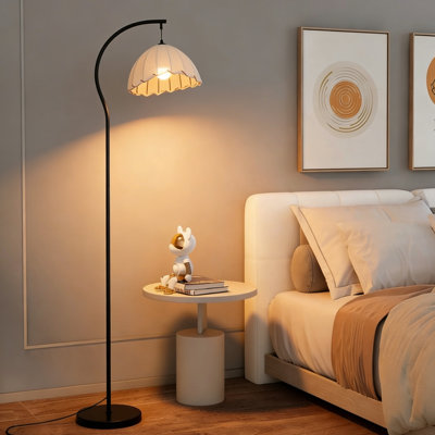 Lampe sur pied à arc noir avec abat-jour en tissu et interrupteur en ligne