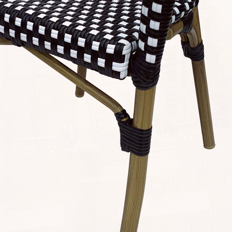 Ensemble de 2 chaises bistro d'inspiration française avec structure en aluminium, finition à imprimé bois, emballage en osier