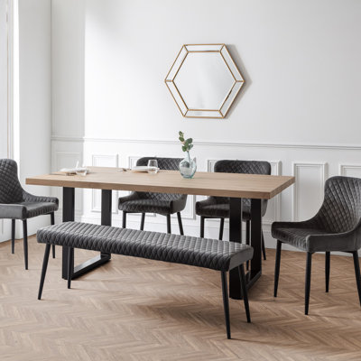 Wynnfield 6 - Person Dining Set