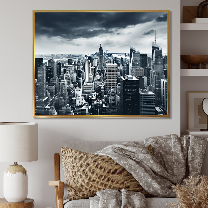 «Skyscrapers Urban Elegance I», reproduction sur toile, H 24 po x l 32 po x P 1 po, Cadre flottant doré