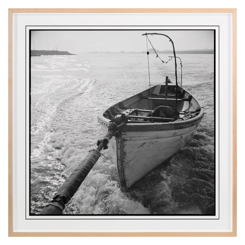 «Boat Angles 1» par Grand archives - Cadre photo sur papier, Cadre érable, H 22 po x l 22 po