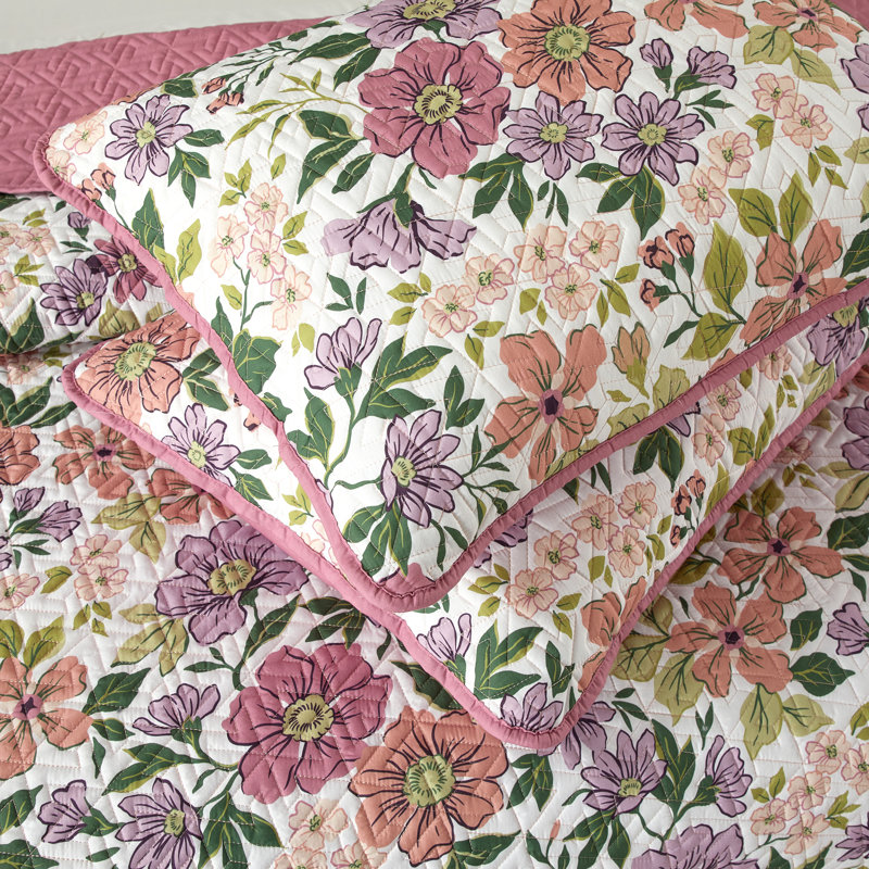Eira 3 Piece Floral Quilt Set, Queen Quilt + 2 Standard Shams