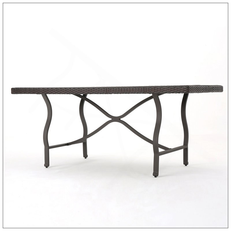 Table de salle à manger en osier