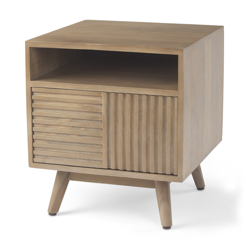 Table d'appoint en bois massif brun clair P 19 po x l 19 po x H 21,5 po Emmalou