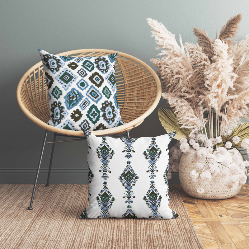 Oreiller imitation daim Ikat Diamond, Carré 18 po, Bleu/blanc/vert