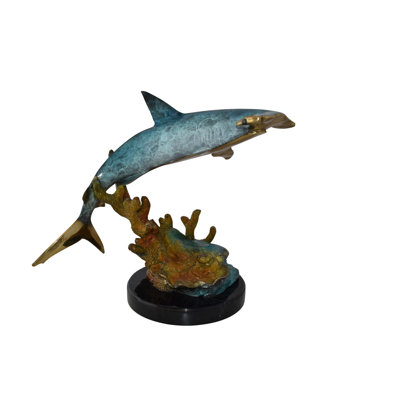Statue en bronze de requin marteau qui nage en mer Sebastao Taille: 23 po x 12 po x H 19 po