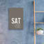 «SAT ATC» par O8 à gauche, verre acrylique Wal Art-1056256209
