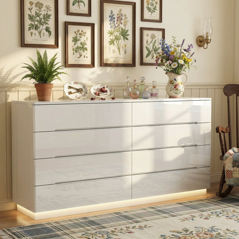 Commode à surface lustrée de 63 po de largeur avec 8 tiroirs, Blanc