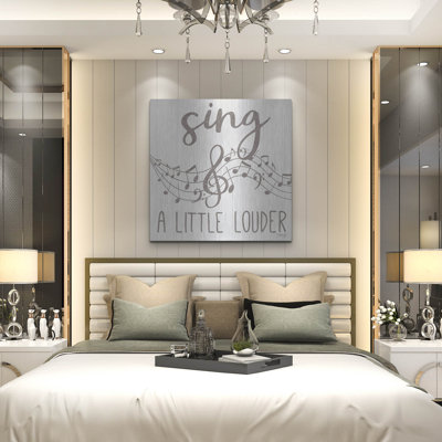 «Sing & A Little Louder» par Marla Rae, art mural en métal