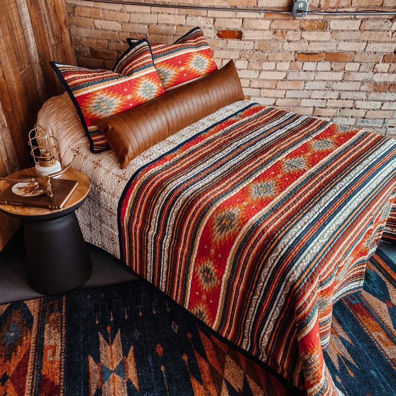Del Sol Red/Orange/Tan Aztec Print Cotton Southwestern Style Reversible Quilt Set, King Quilt + 2 Shams