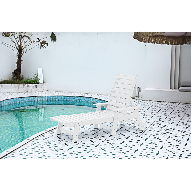 Chaise longue d'extérieur avec roulettes et porte-gobelet, White