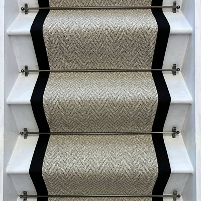 Stair Runner 15 cm x 20 cm Chevron Looped / Hooked Area Rug