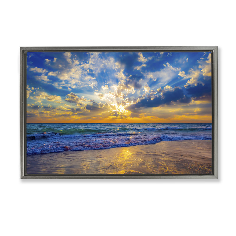 Cadre flottant doré doré sur la plage, design par Eszra Tanner, 21 x 31, Lustre Grey Floater Framed