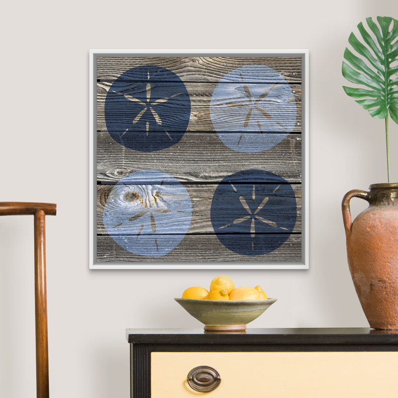 «Blue Sand Dollars» par Melody Hogan, reproduction sur toile, Cadre blanc, H 26 po x l 26 po x P 1,75 po