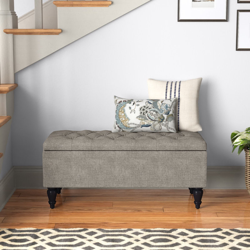 Banc de rangement rembourré avec pieds en bois massif Balcom, H 17 po x l 37,8 po x P 17 po, Gris foncé