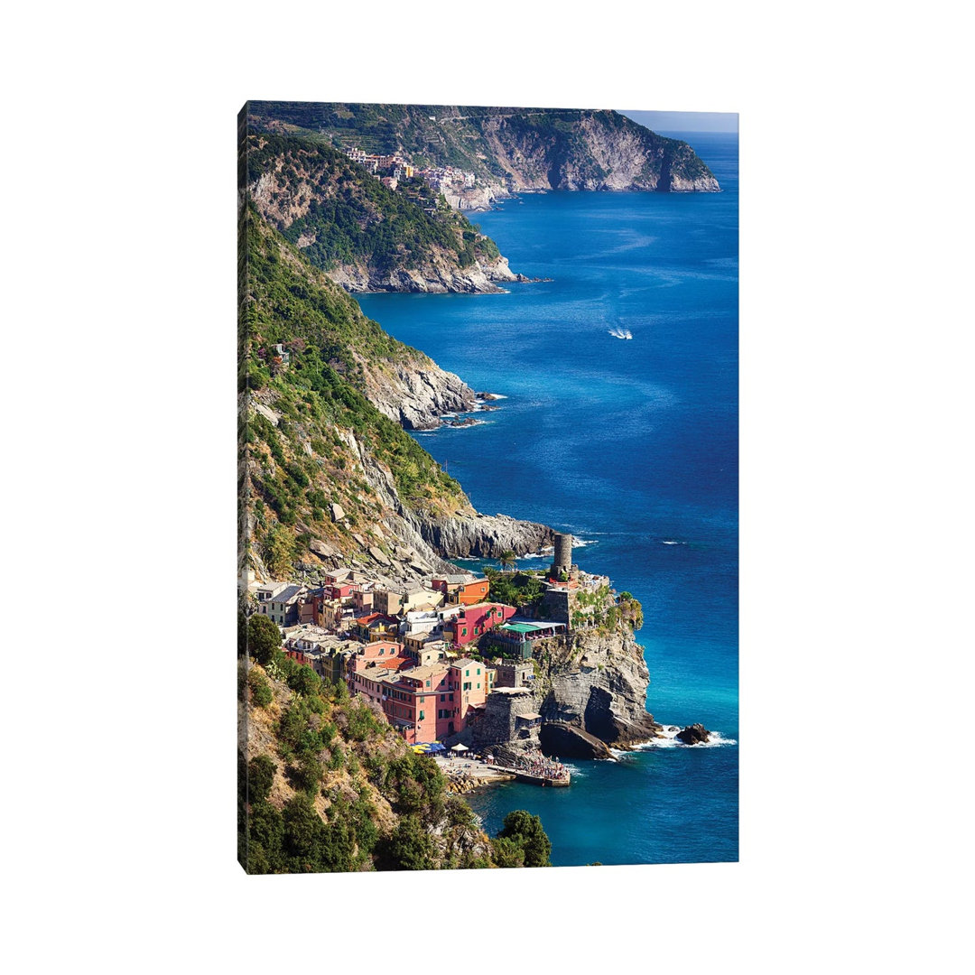 Cinque Terre Towns On The Cliffs, Vernazza And Corniglia, Liguria, Italy