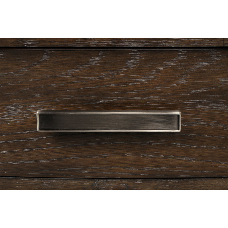 Commode antique brun avec tiroirs en cèdre
