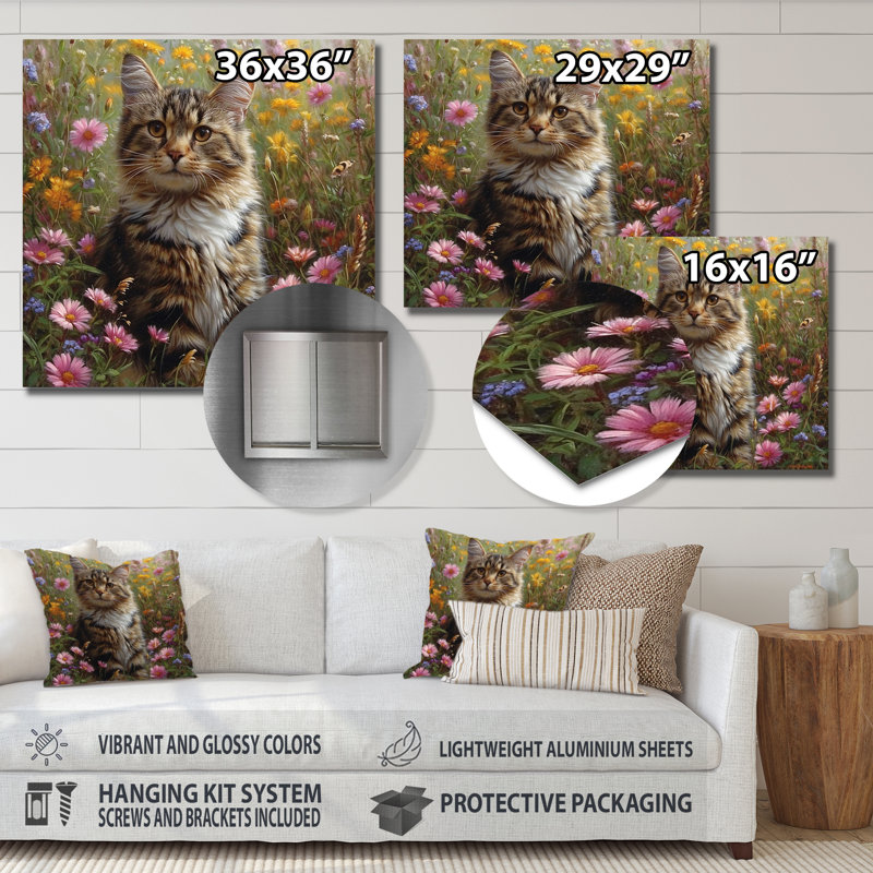 Mignon chat tigré dans un champ de fleurs - impression d'art mural chat, Métal métal, H 30 po x l 30 po x P 1 po
