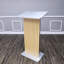 Pupitre de table en mélamine 49 po avec côtés incurvés en acier inoxydable brossé Fixturedisplays® 4929 - Podium assemblé