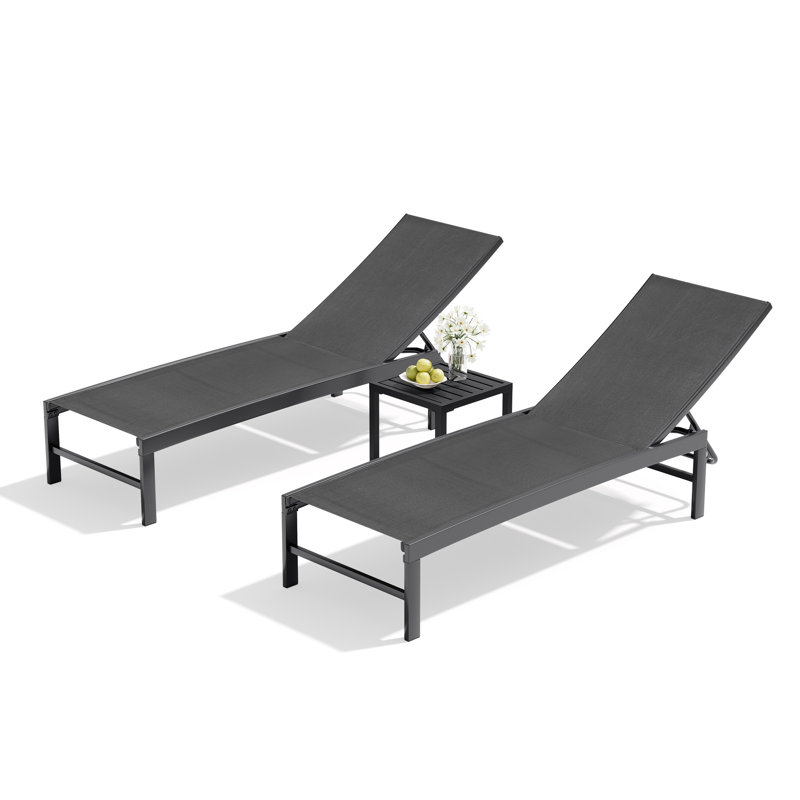 Chaise longue de patio inclinable en métal avec table carrée (ensemble de 3), Noir