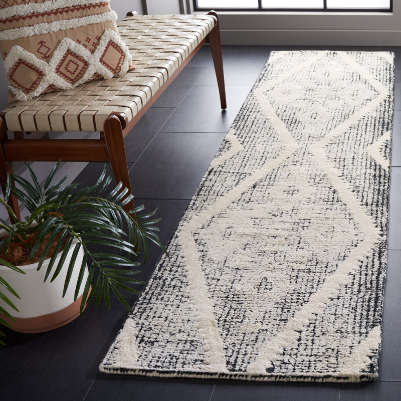 Jarexy Hand Tufted Wool/Cotton Southwestern Rug in Ivory/Black, Runner 2'3" x 9'