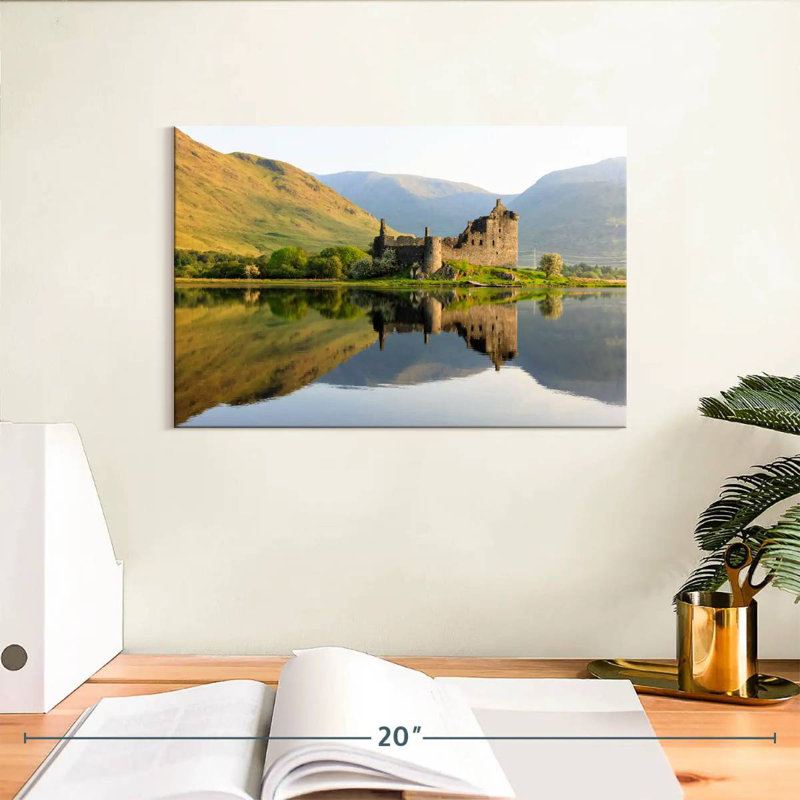Lilie Kilchurn Castle Ruins