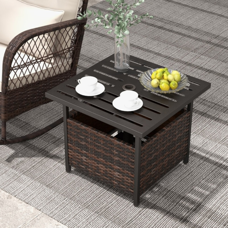 Table d'appoint carrée en rotin 22 po pour l'extérieur en rotin avec plateau en acier, Brun