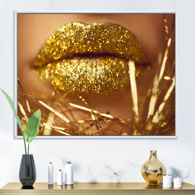 Golden Woman Lips - Photographie sur toile