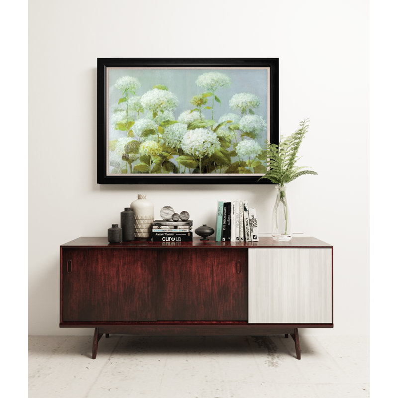 «White Hydrangea Garden», reproduction de peinture à l'huile sur toile encadrée en noir