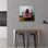  «Little Goddess» par Lucia Heffernan, art mural en verre acrylique, 24 po x 24 po