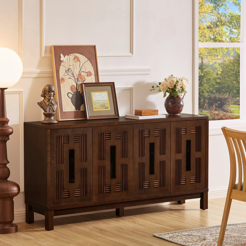 Buffet Mid-Century moderne avec motif ajouré sculpté, Noyer