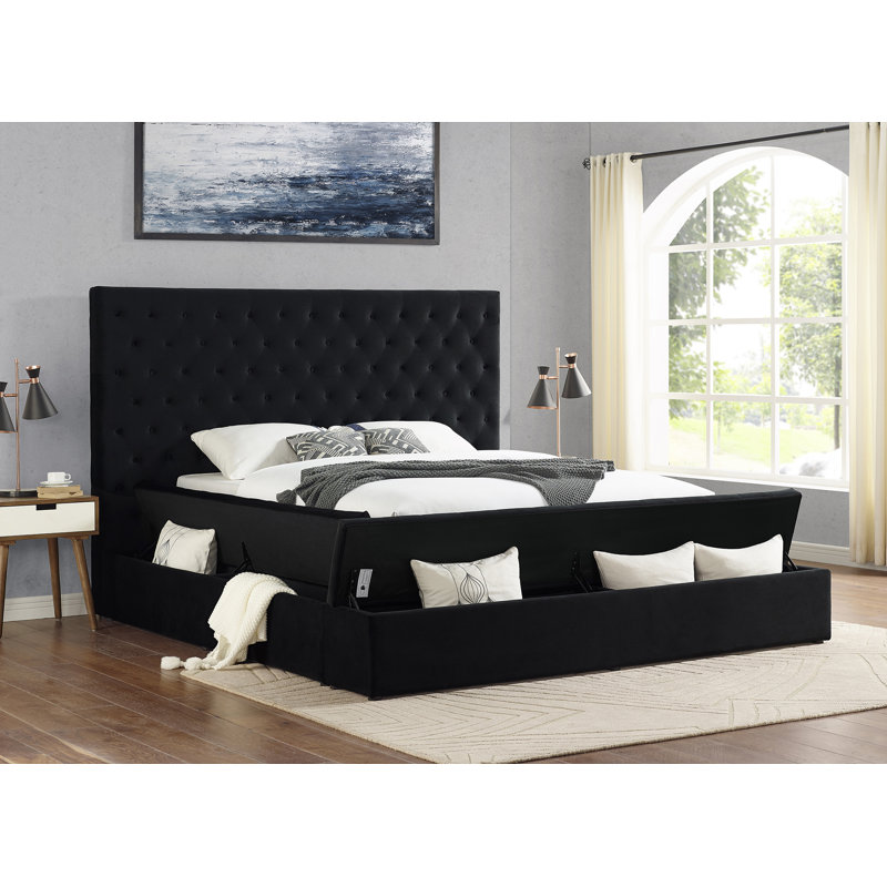 Luxurious King Velvet Tufted Upholstered Platform Bed with Storage