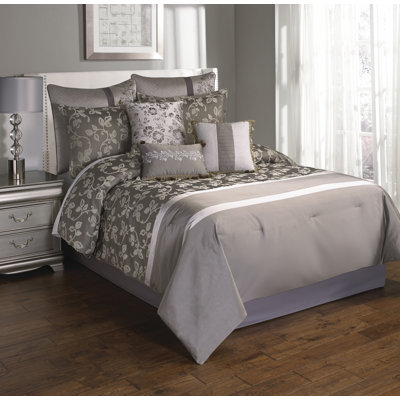 Heston Comforter Set