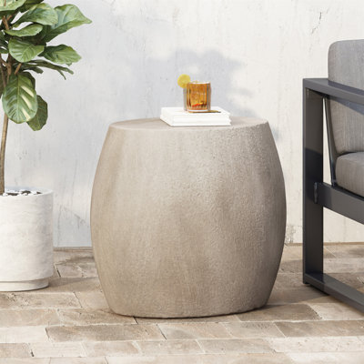 Table d'appoint d'extérieur en béton léger