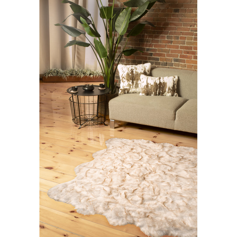 Tapis en fausse peau de mouton Qusay