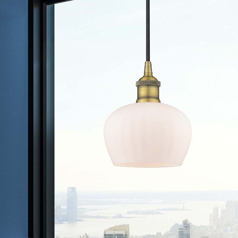 Luminaire suspendu simple à 1 lumière Noille, H 8,5 po x l 6,5 po x P 6,5 po, Blanc mat, Laiton brossé